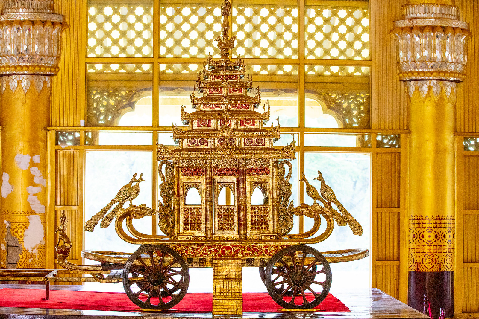 Myanmar zlatý vůz Bago