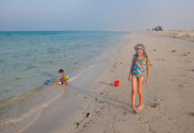 Obyčejný srpen v Kataru Katar, pláž