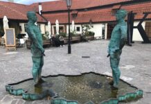 Katařani v Česku 2 – Socha Hergetova cihelna čůrající socha