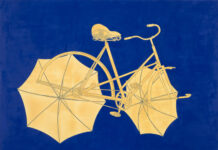 Lubomír Typlt: Odjíždějící kolo s deštníky Lubomír Typlt, Odjizdejici kolo s destniky v kobaltove modri
